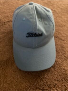 Titleist   golf hat with logo unisex one  size new tags removed
